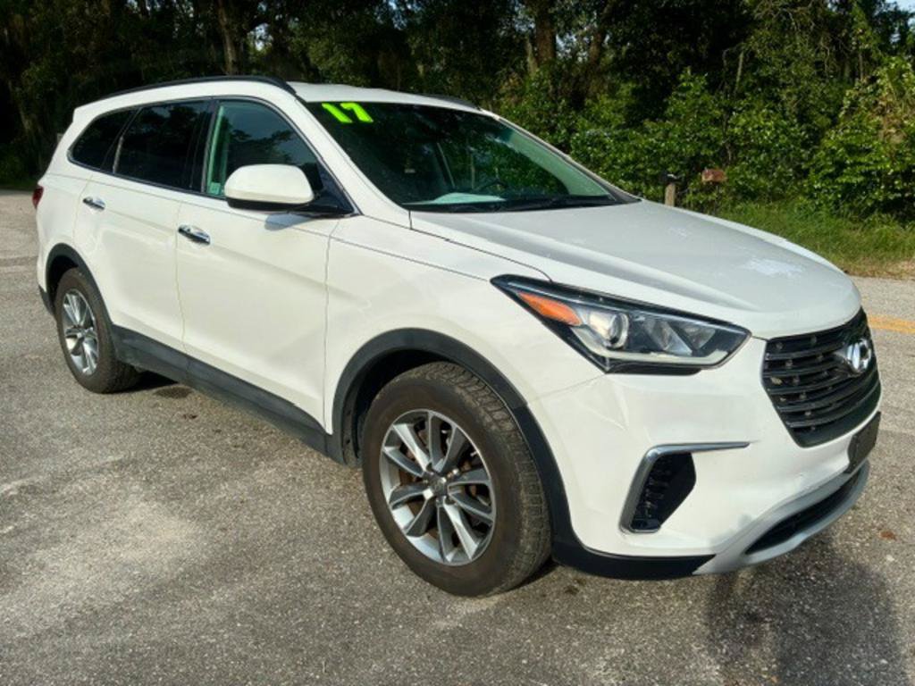 Used 2017 Hyundai Santa Fe SE w/ Cargo Package AWD/4WD image 2