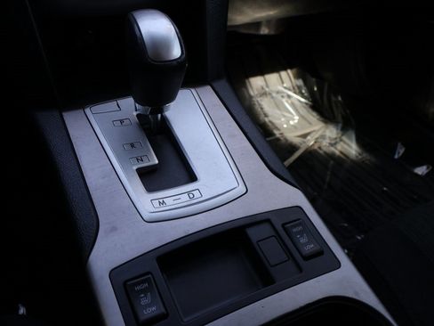 Used 2013 Subaru Outback 2.5i Premium image 36