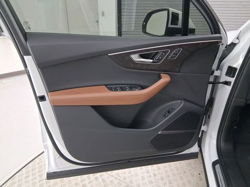 Certified 2024 Audi Q7 3.0T Premium Plus image 20