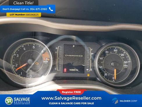 Used 2018 Jeep Cherokee Latitude w/ Cold Weather Group image 4