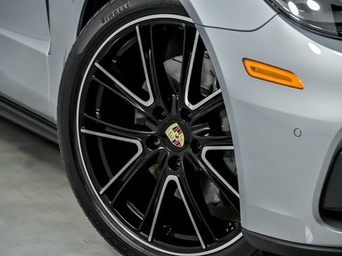 Used 2018 Porsche Panamera 4S image 4