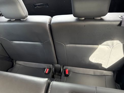 Used 2025 Mitsubishi Outlander SE AWD/4WD image 28