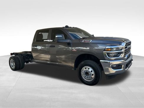 Used 2025 RAM 3500 Tradesman w/ Chrome Appearance Group image 2