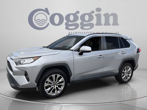Used 2019 Toyota RAV4 XLE Premium FWD image 1