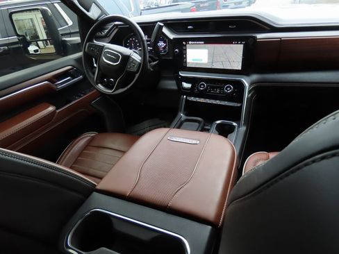 Used 2024 GMC Sierra 2500 Denali Ultimate image 16