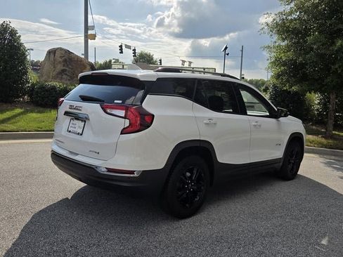 Used 2022 GMC Terrain AT4 w/ Tech Package AWD/4WD image 9