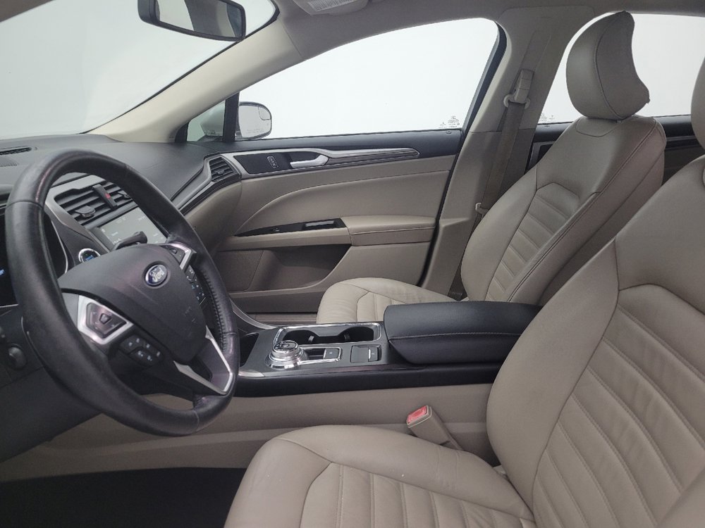 Used 2017 Ford Fusion SE w/ Fusion SE Technology Package FWD image 17