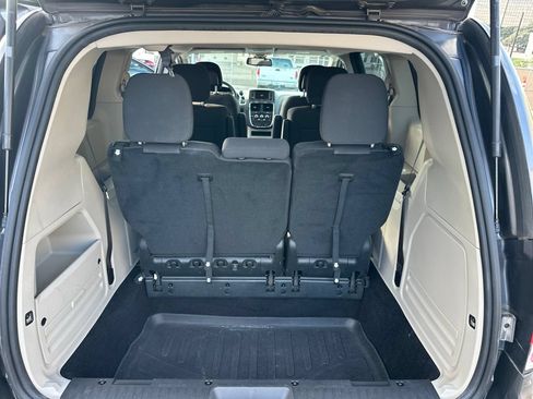Used 2019 Dodge Grand Caravan SE w/ UConnect Hands-Free Group FWD image 27