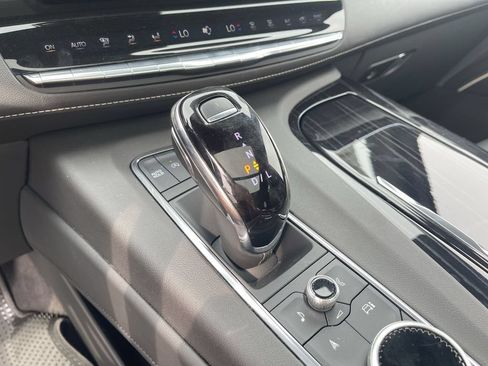 Certified 2024 Cadillac Escalade Sport AWD/4WD image 35