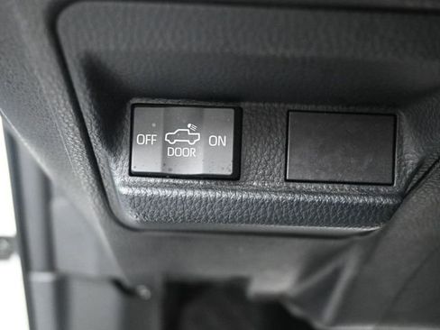 Used 2024 Toyota Tacoma TRD Off-Road AWD/4WD image 9
