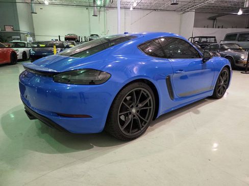 Used 2023 Porsche 718 Cayman w/ Premium Package RWD image 12