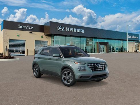 New 2026 Hyundai Venue SEL FWD image 2