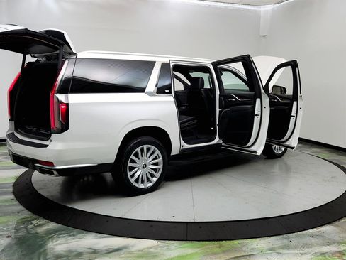 Used 2022 Cadillac Escalade ESV Luxury image 11