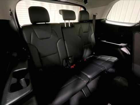 Used 2025 Kia Telluride S image 28
