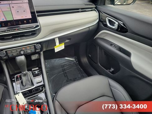 New 2026 Jeep Compass Limited image 17