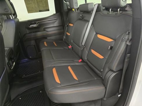 Used 2025 GMC Sierra 1500 AT4 w/ AT4 Premium Package AWD/4WD image 19