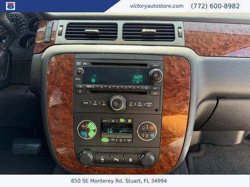 Used 2007 Chevrolet Suburban LT w/ LT Preferred Equipment Group RWD image 27
