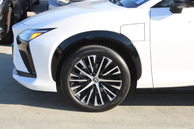 Certified 2023 Lexus RZ 450e Premium w/ Accessory Package (Z1) AWD/4WD image 4