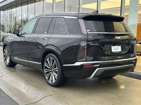 Used 2026 Cadillac Vistiq Premium Luxury image 3