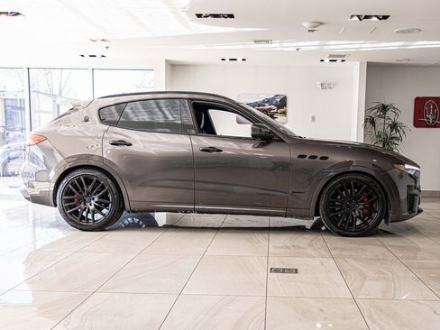 Used 2019 Maserati Levante S GranSport image 9