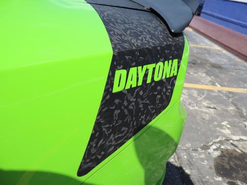 Used 2017 Dodge Charger R/T RWD image 40