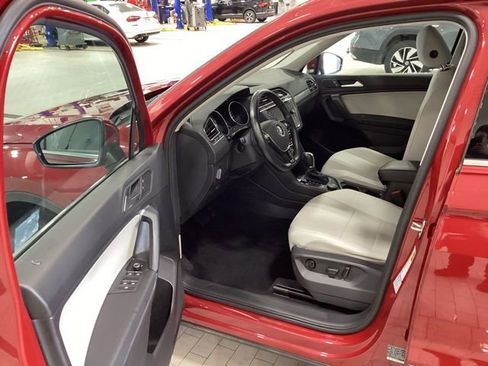 Used 2019 Volkswagen Tiguan SE AWD/4WD image 10