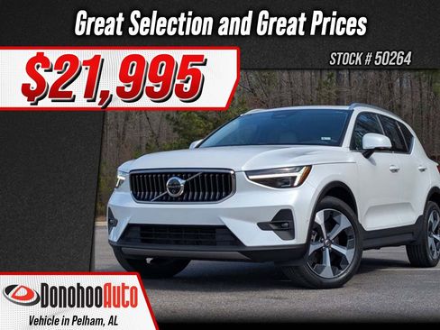 Used 2024 Volvo XC40 B5 Plus image 1