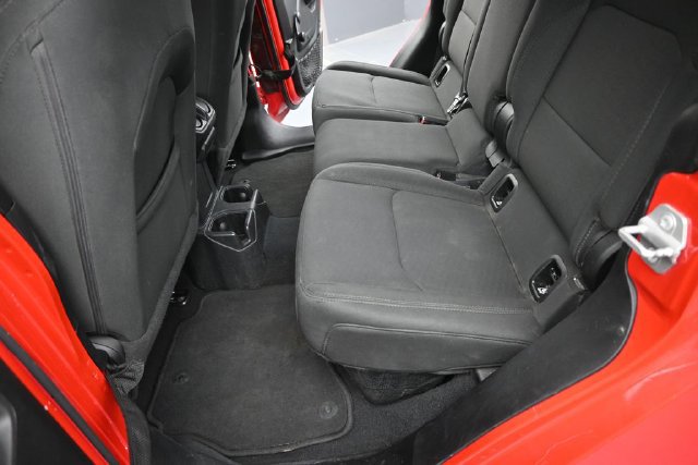Used 2022 Jeep Gladiator Sport AWD/4WD image 14