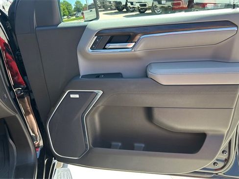 Used 2024 GMC Sierra 1500 SLT w/ SLT Premium Plus Package image 16