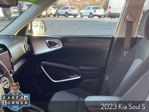 Used 2023 Kia Soul S image 22