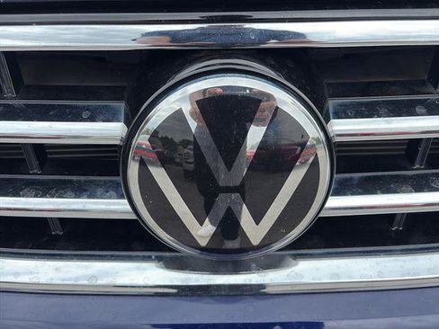 Certified 2023 Volkswagen Tiguan SE w/ Panoramic Sunroof Package FWD image 11