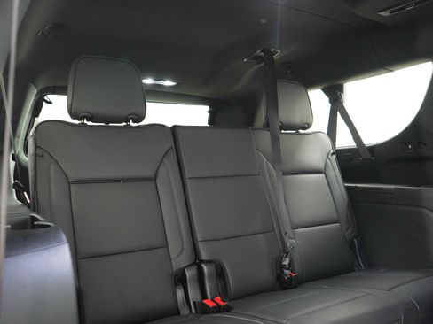 Used 2025 GMC Yukon XL Denali w/ Sun & Power Step Package AWD/4WD image 13
