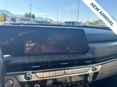 Used 2024 Kia Telluride SX Prestige AWD/4WD image 24
