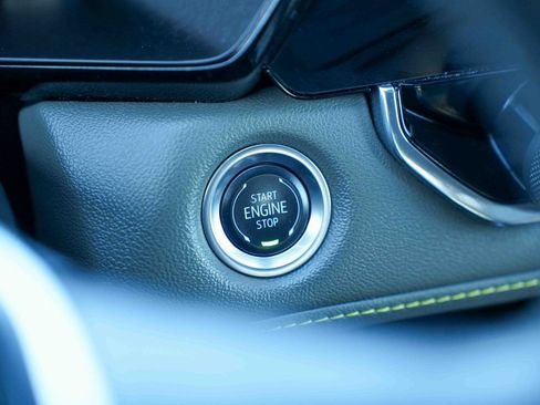 Used 2025 Chevrolet Colorado ZR2 w/ Midnight Edition image 36