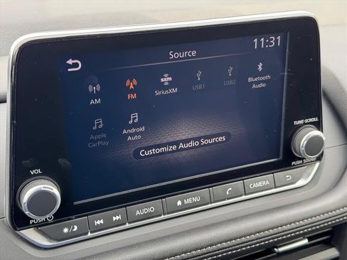 Used 2025 Nissan Rogue SV FWD image 15