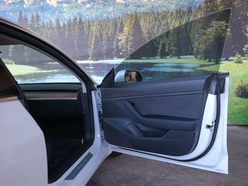 Used 2020 Tesla Model 3 Standard Range Plus image 25