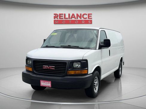 Used 2015 GMC Savana 3500 RWD image 1