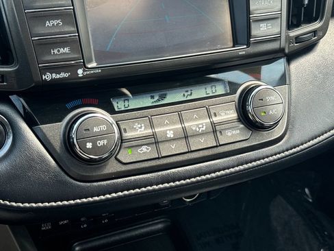 Used 2014 Toyota RAV4 Limited AWD/4WD image 25