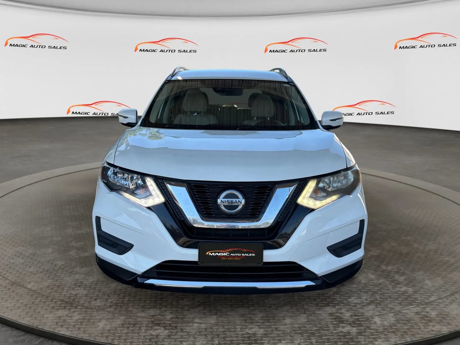 Used 2019 Nissan Rogue SV AWD/4WD image 3