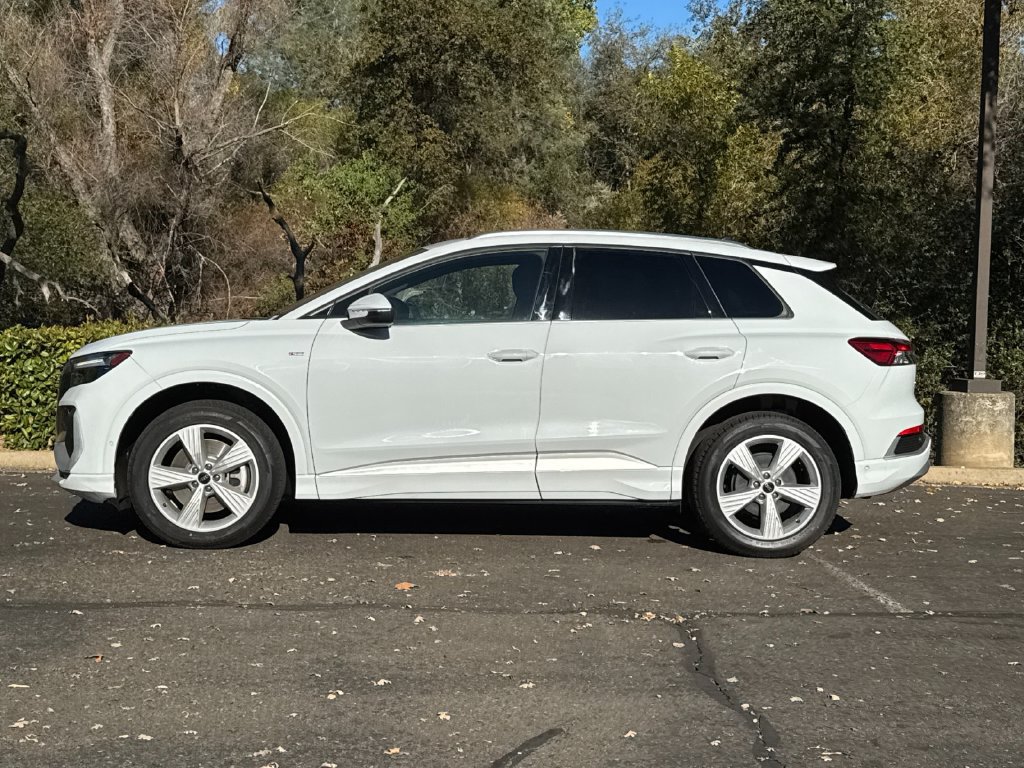 Certified 2024 Audi Q4 e-tron Premium Plus w/ Premium Plus AWD/4WD image 8