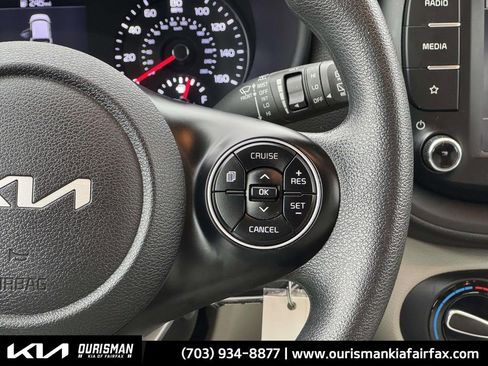 Used 2022 Kia Soul LX image 16