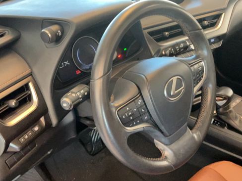 Used 2022 Lexus UX 250h w/ Accessory Package (Z2) AWD/4WD image 29