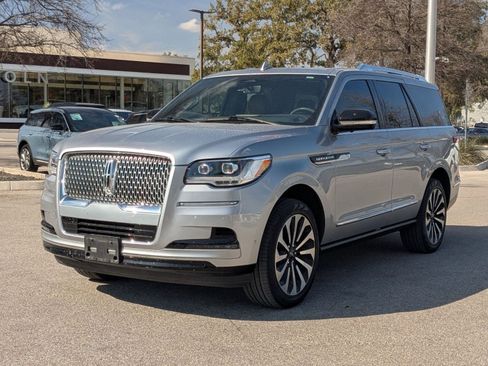 Used 2022 Lincoln Navigator Reserve image 7