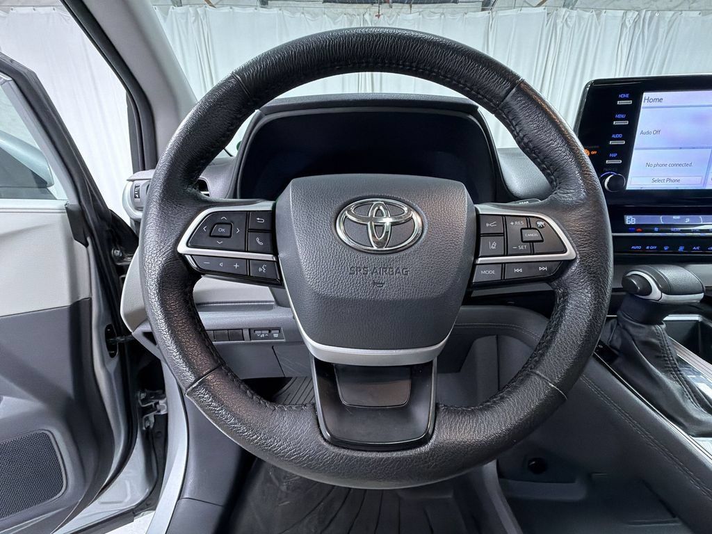 Certified 2024 Toyota Sienna XLE w/ XLE Plus Package AWD/4WD image 29