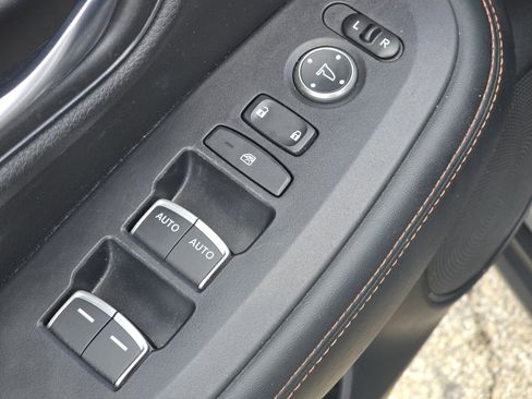 Certified 2025 Honda HR-V Sport image 25