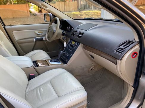 Used 2011 Volvo XC90 3.2 image 56