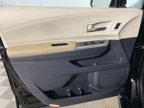 Certified 2021 Toyota Sienna Limited AWD/4WD image 23