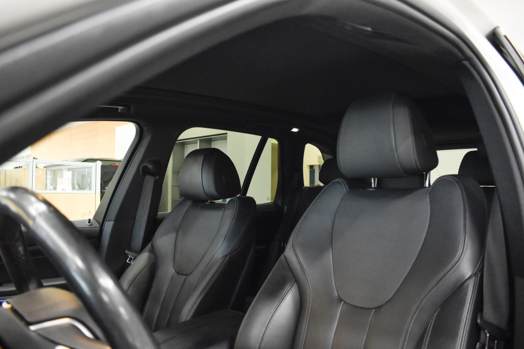Used 2020 BMW X5 xDrive40i w/ Convenience Package AWD/4WD image 2