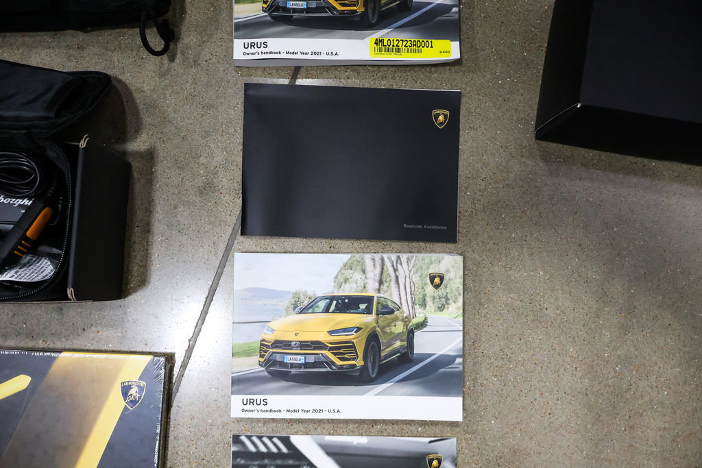 Used 2021 Lamborghini Urus AWD/4WD image 71