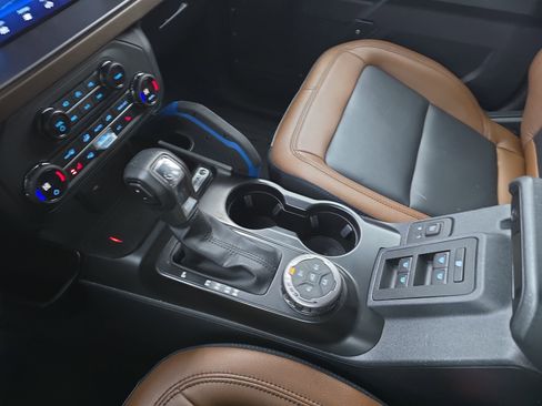 Used 2023 Ford Bronco Outer Banks image 24
